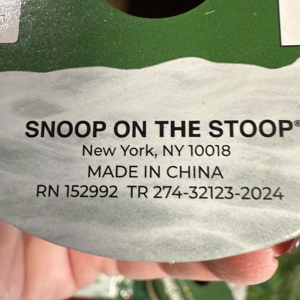 Snoop Dogg NEW Holiday Gift Wrap Ribbon Set - Red and Green and Name Tag Labels